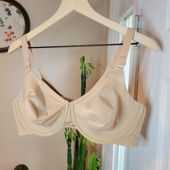 Vanity Fair Radiant Collection Smooth Nude Bra, Size 44C - Picture 3 of 8